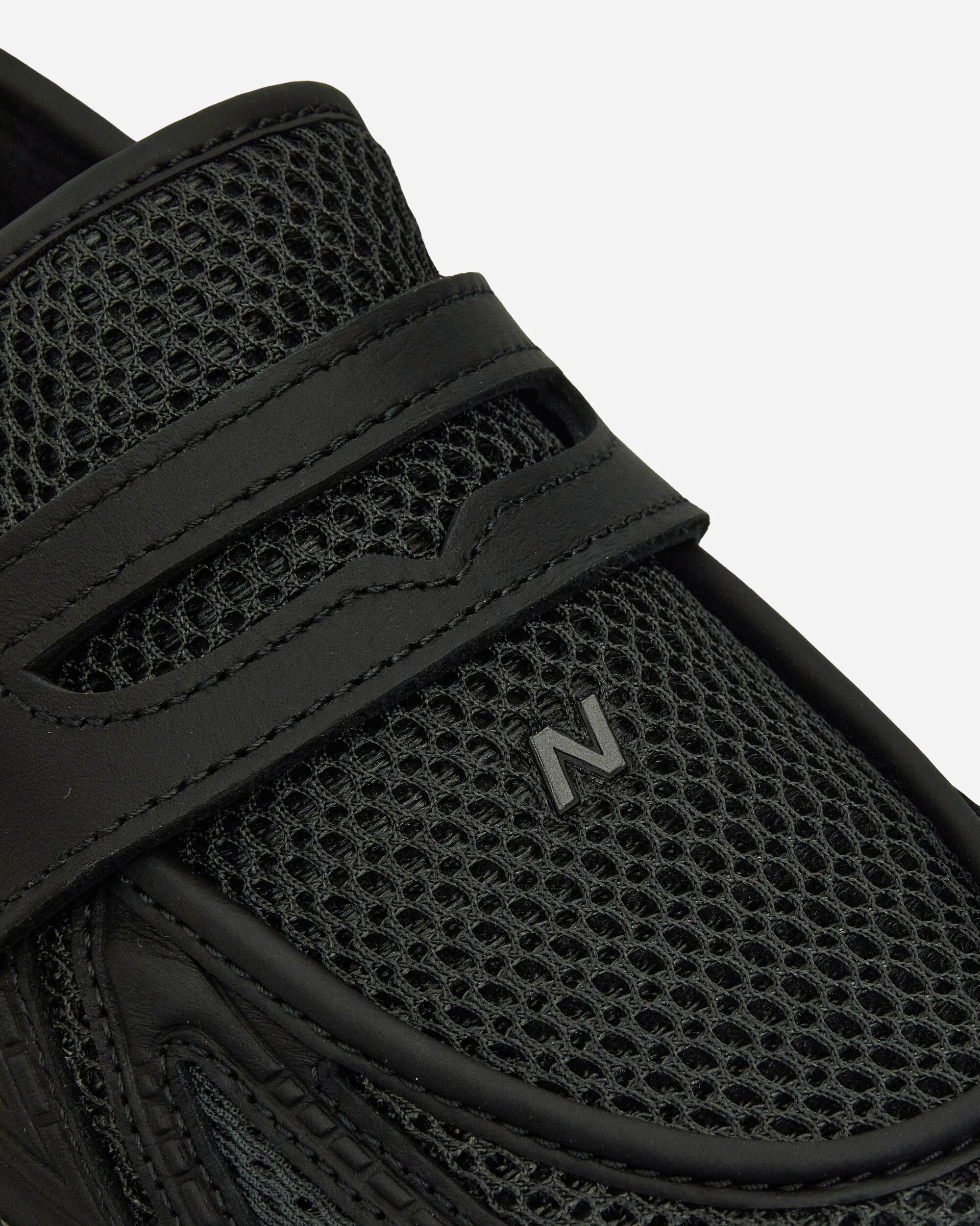 1906L Sneakers Noir / Fantôme