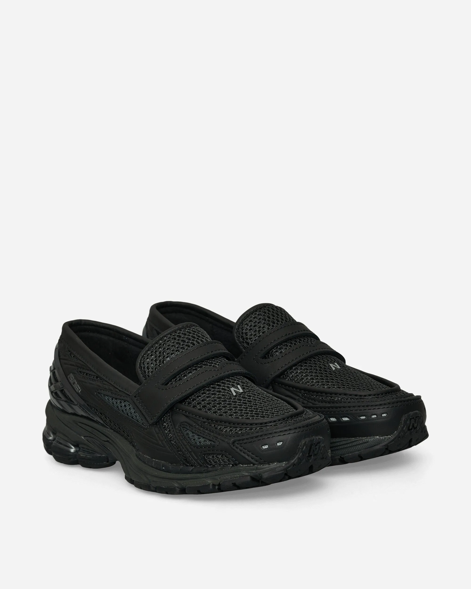 1906L Sneakers Noir / Fantôme