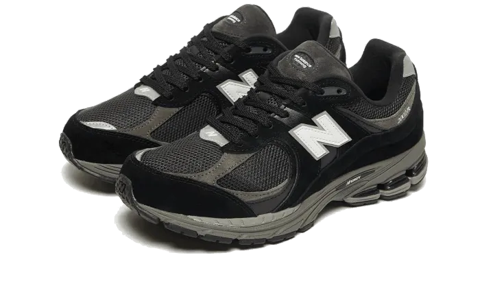 2002R Noir Gris Foncé Blanc Exclusivité JD Sports
