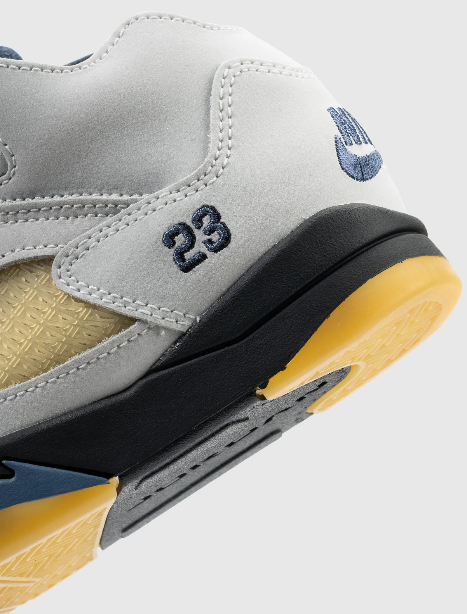 A MA MANIÉRE X AIR JORDAN V 