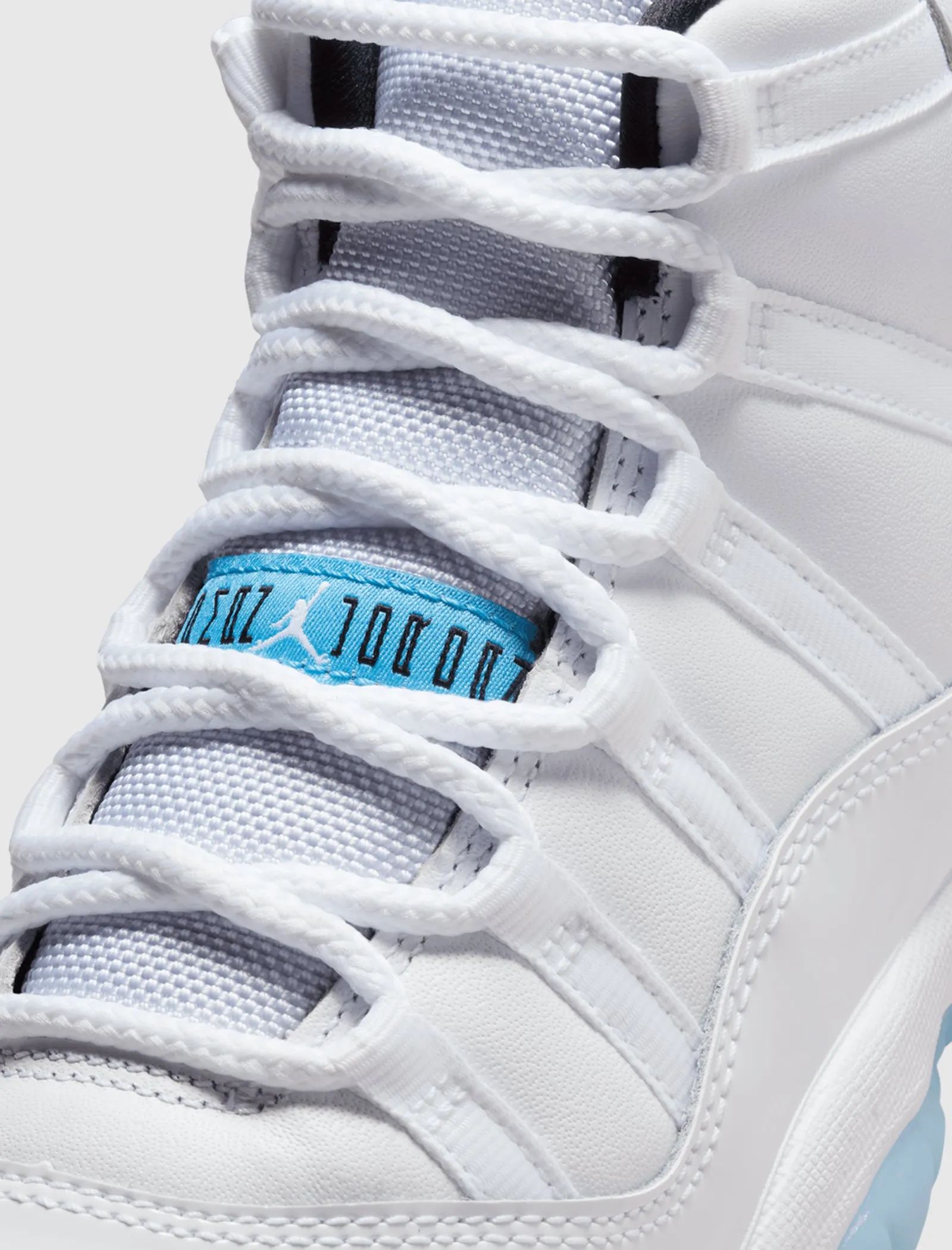 AIR JORDAN 11 RETRO 