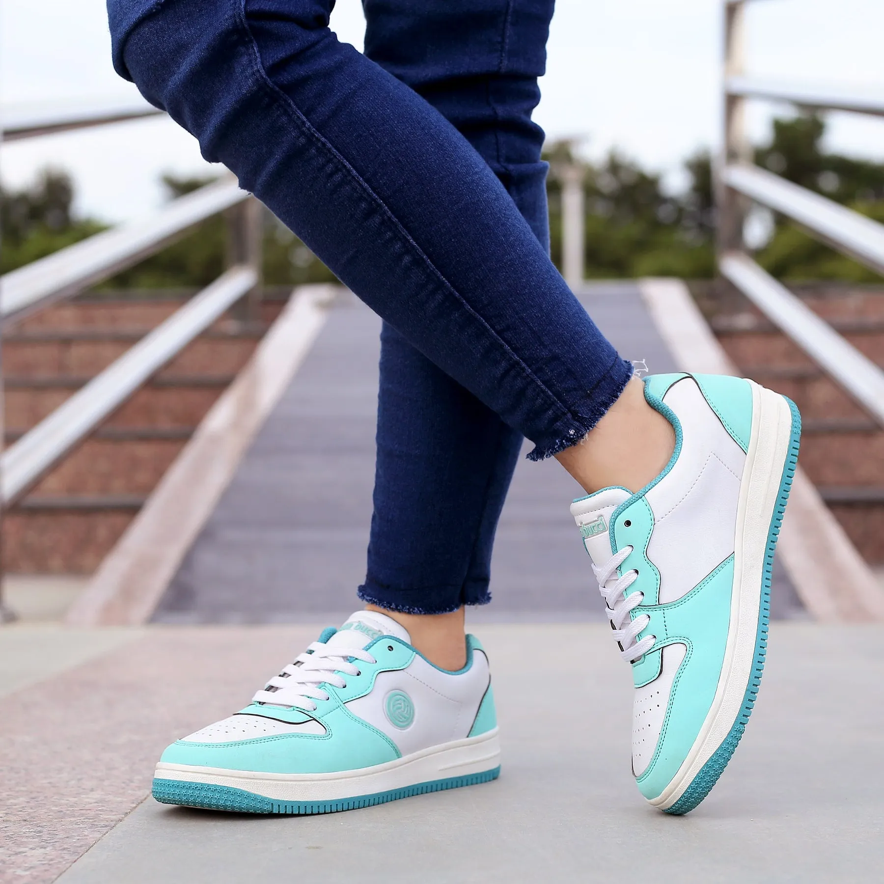 Bacca Bucci EMILY Sneakers Basses à Semelle Plate pour Femmes