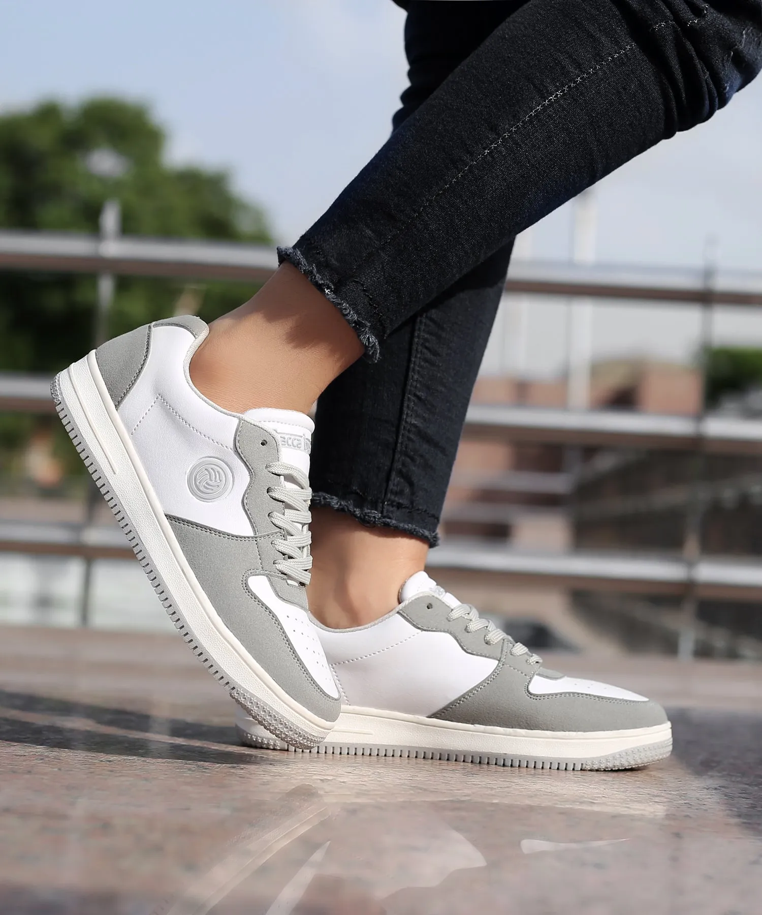 Bacca Bucci EMILY Sneakers Basses à Semelle Plate pour Femmes