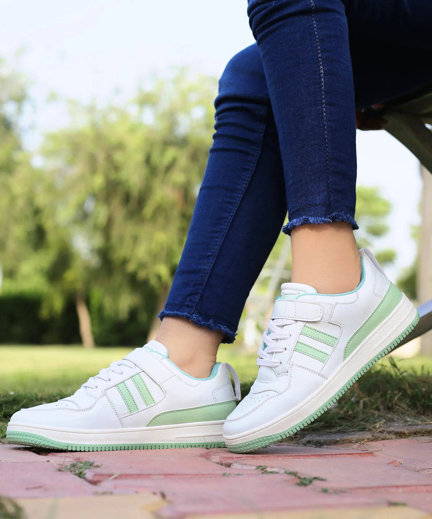 Bacca Bucci PHOENIX Basket Femme à Lacets Basse avec Fermeture Velcro