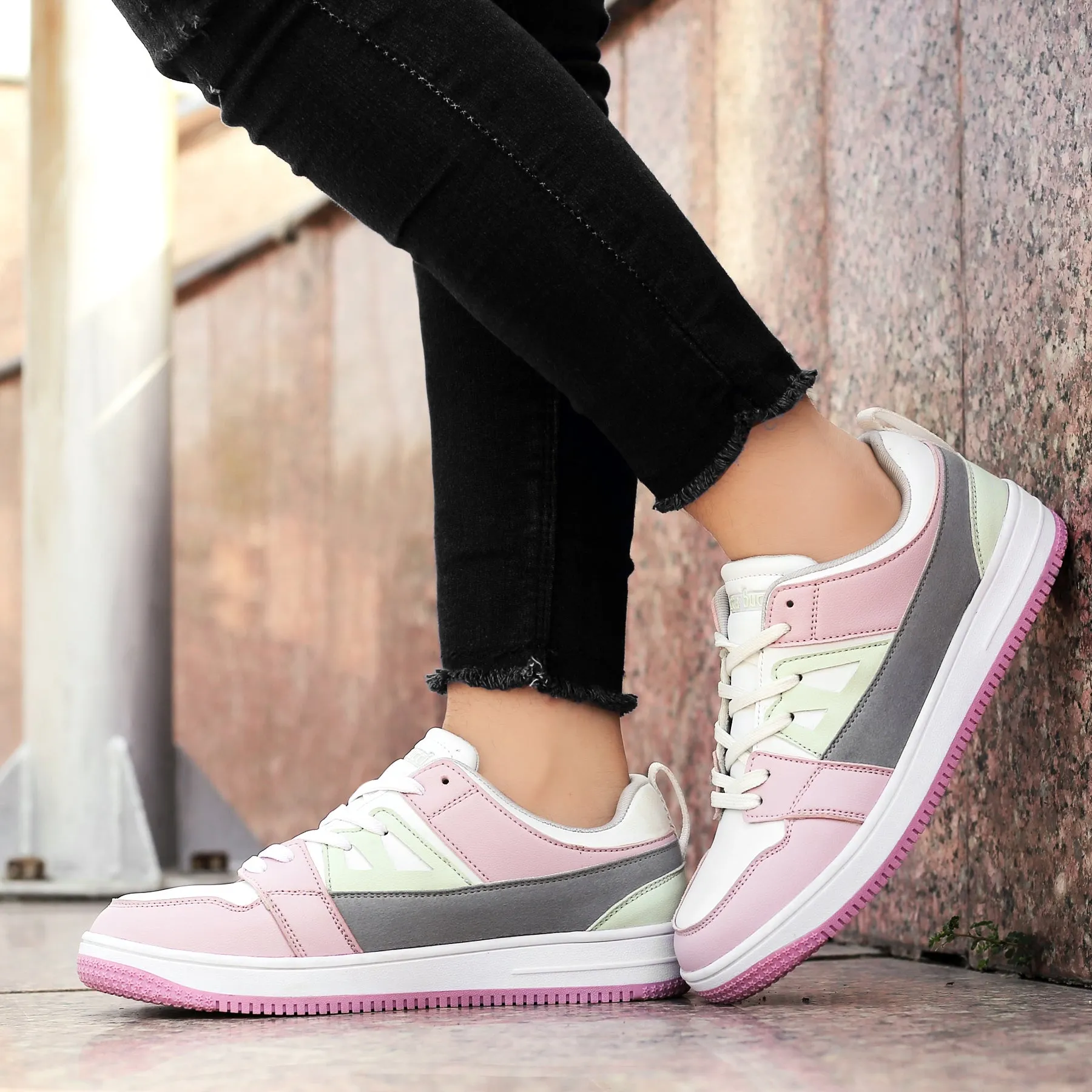 Bacca Bucci SERENITY Sneakers Basses à Semelle Plate Mode pour Femmes