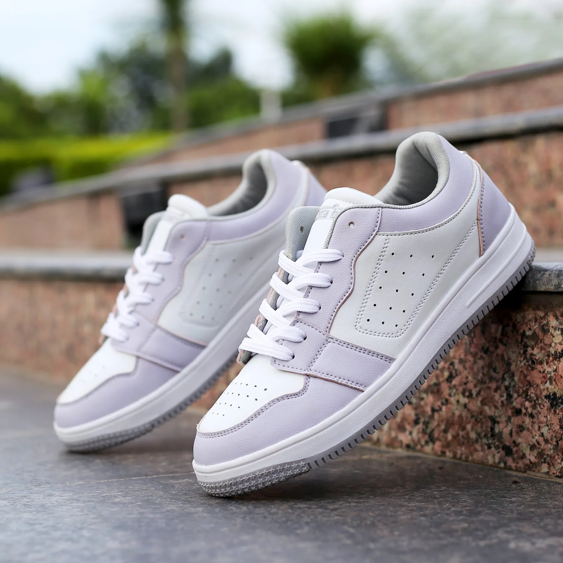 Bacca Bucci SOPHIA Sneakers Basses à Semelle Plate pour Femmes