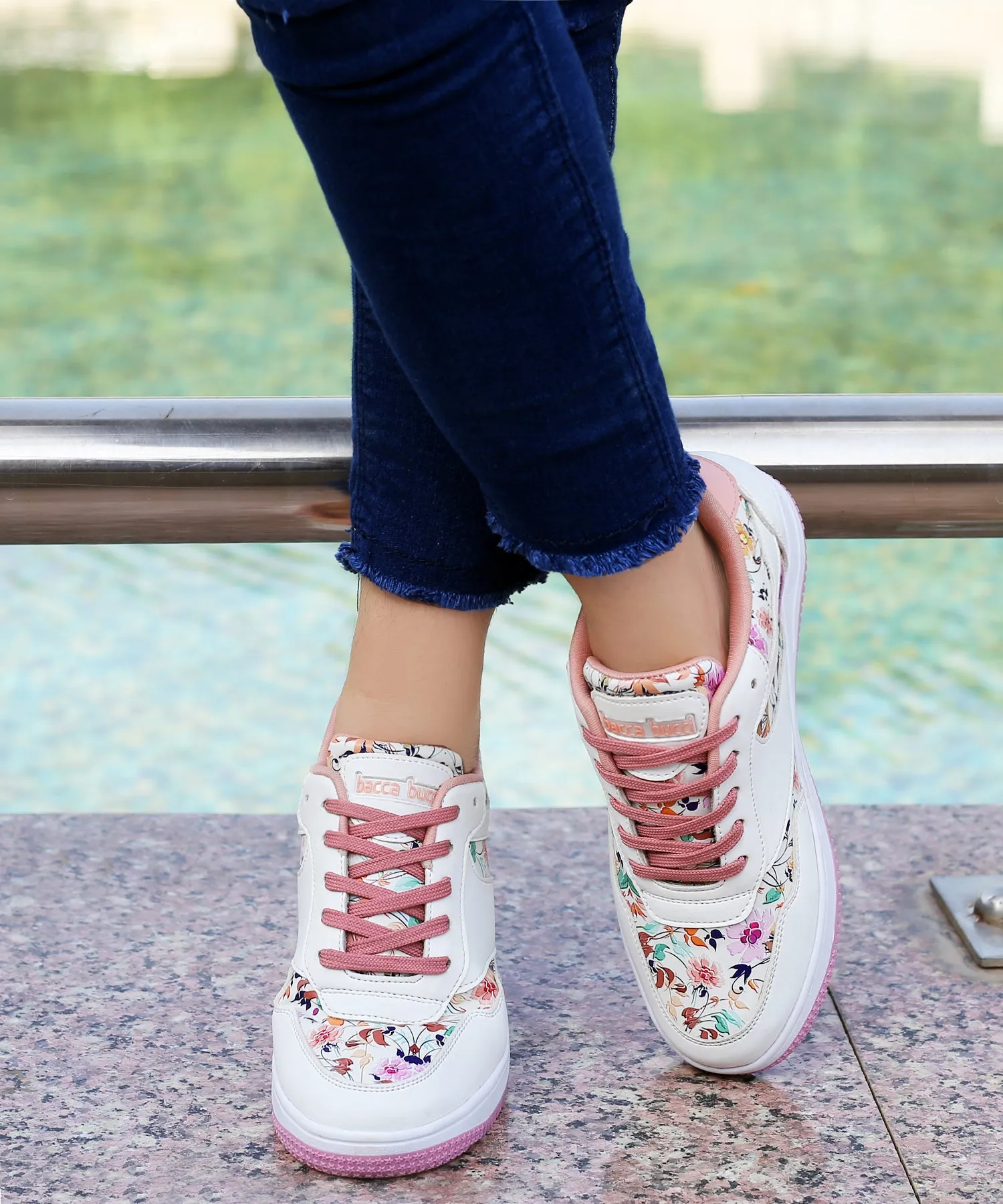 Bacca Bucci VIXEN Sneakers Basses Femme à Semelle Plate et Imprimés Numériques