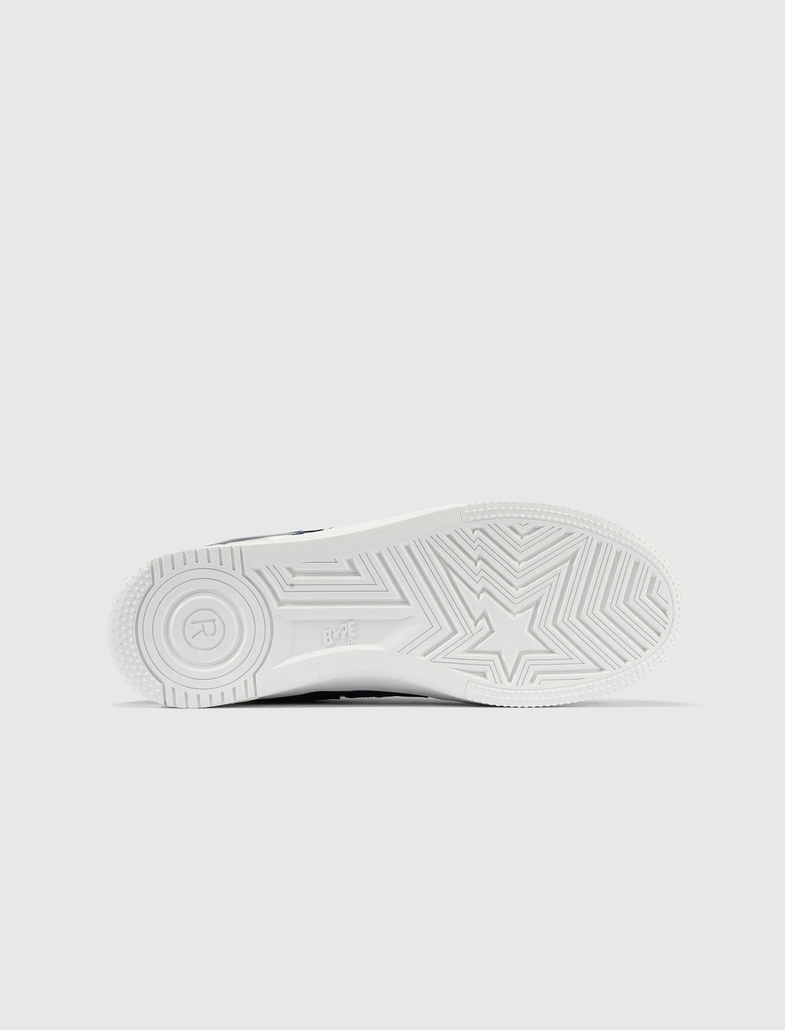 BASKETS ICONIQUES BAPE STA