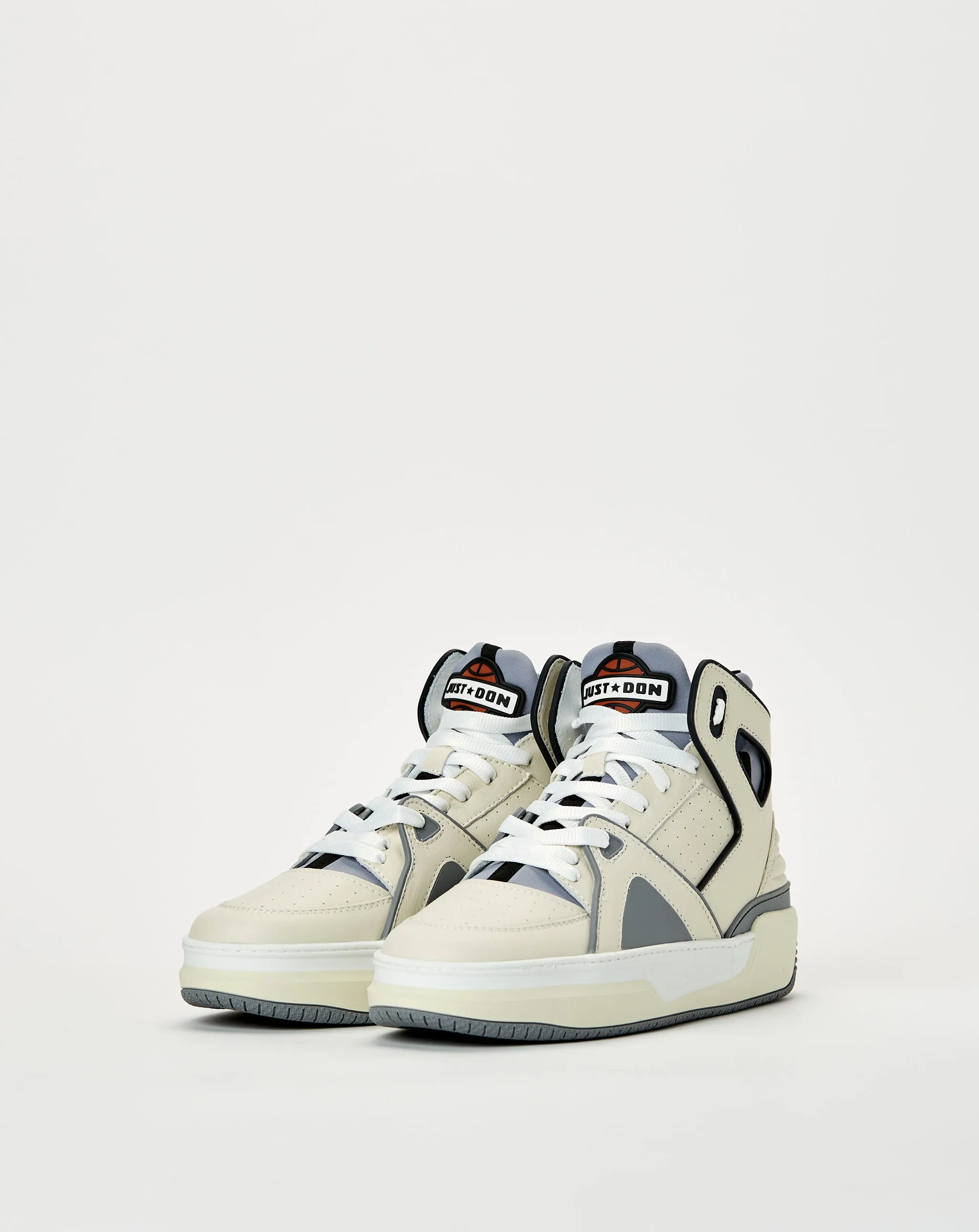 Salut Courtside de Basketball