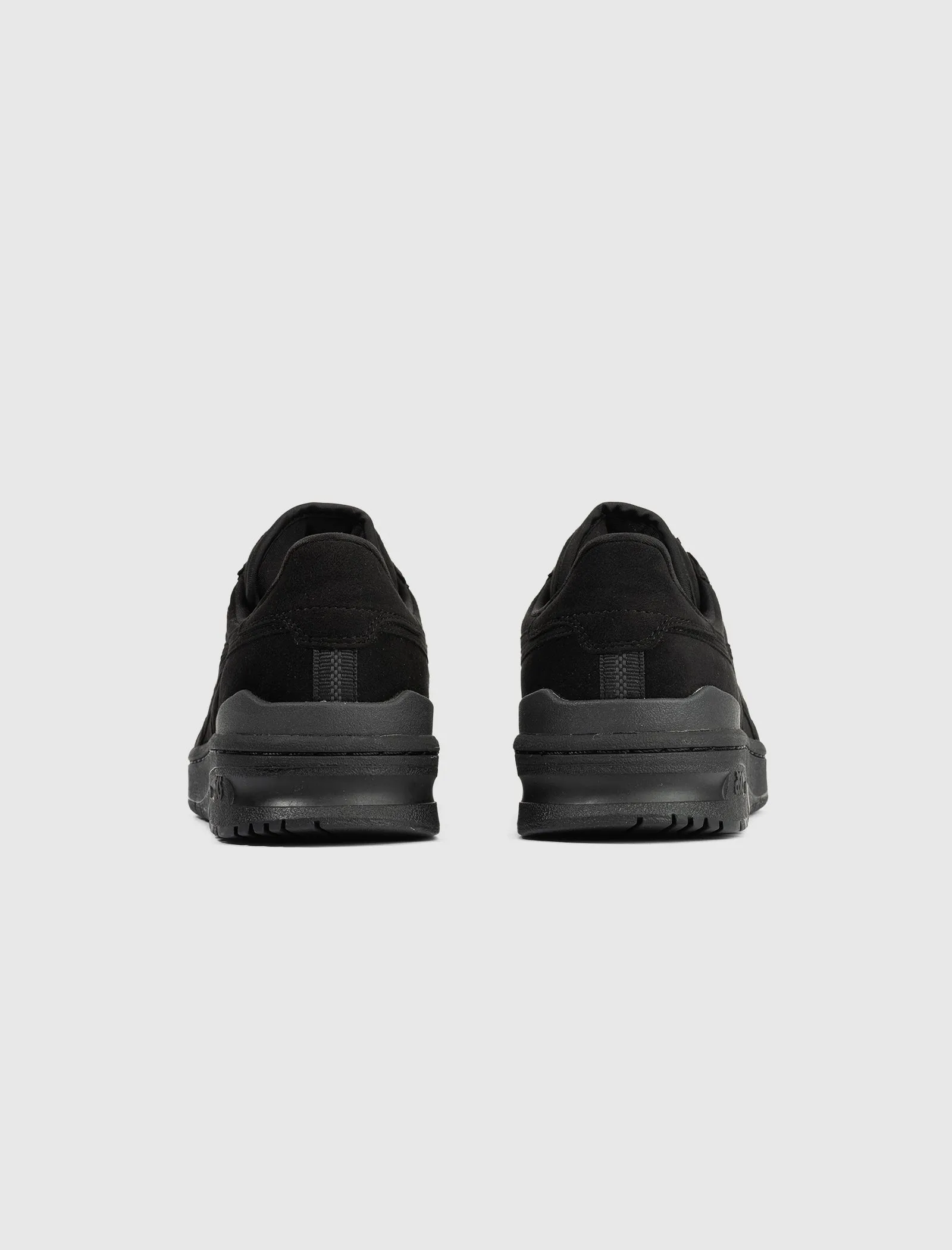 COMME DES GARÇONS VIC NBD SNEAKERS