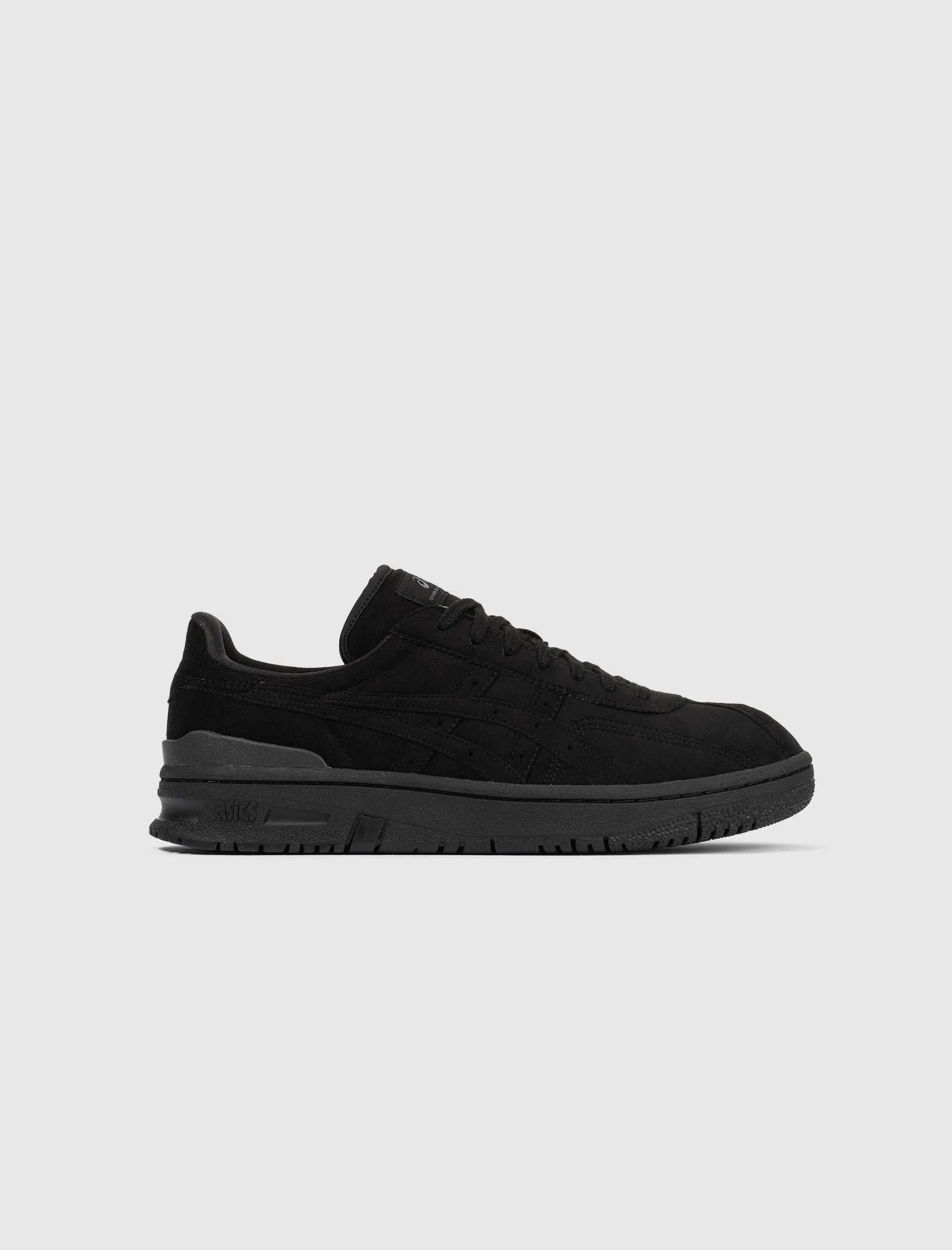 COMME DES GARÇONS VIC NBD SNEAKERS