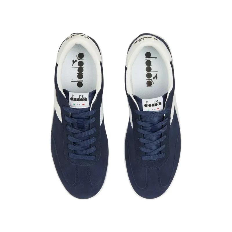 Chaussure de style Diadora Field