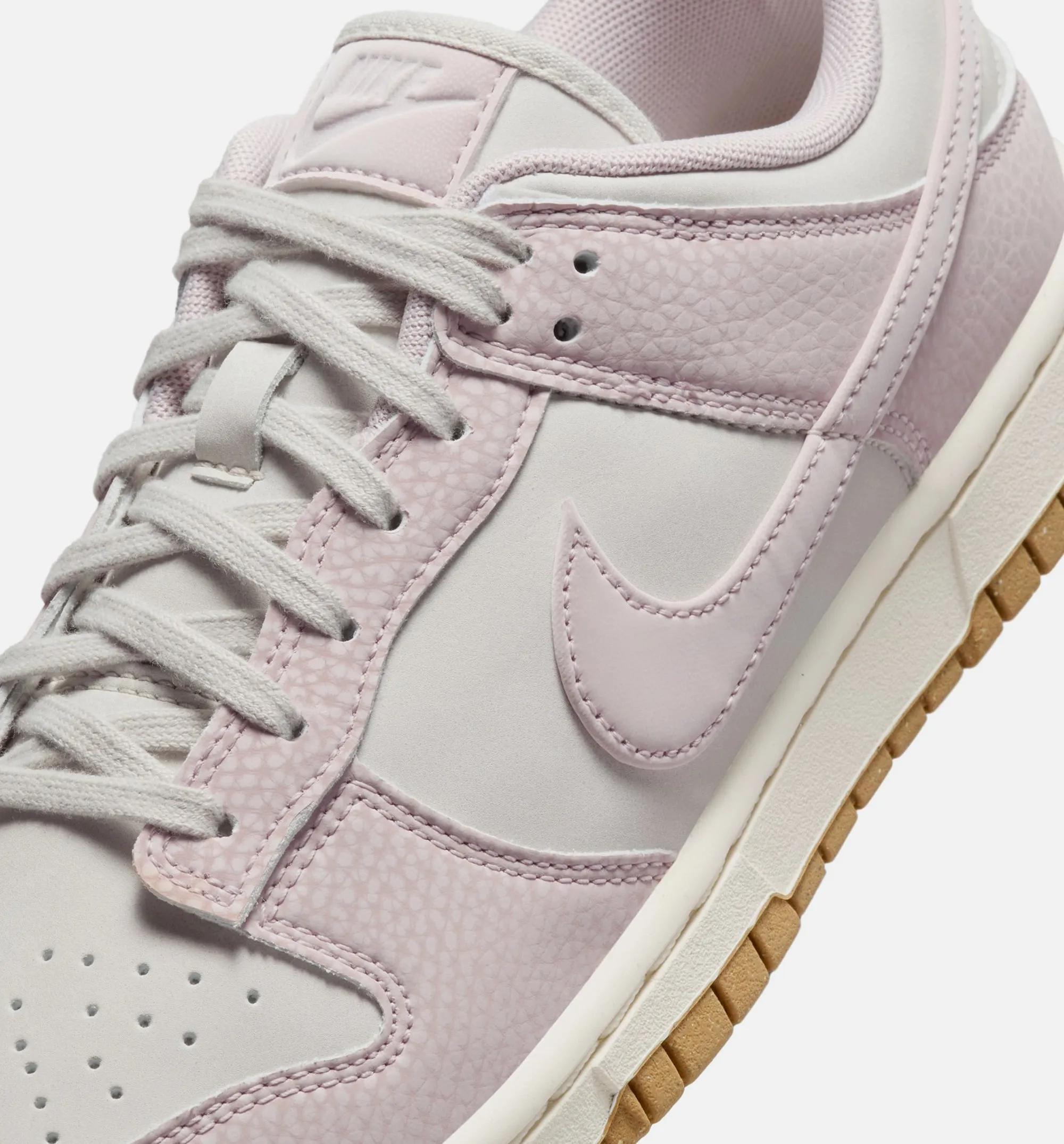 Dunk Low Premium Next Nature Chaussure de Style de Vie pour Femmes - Os Clair/Gomme Brun Clair/Voile/Violet Platine