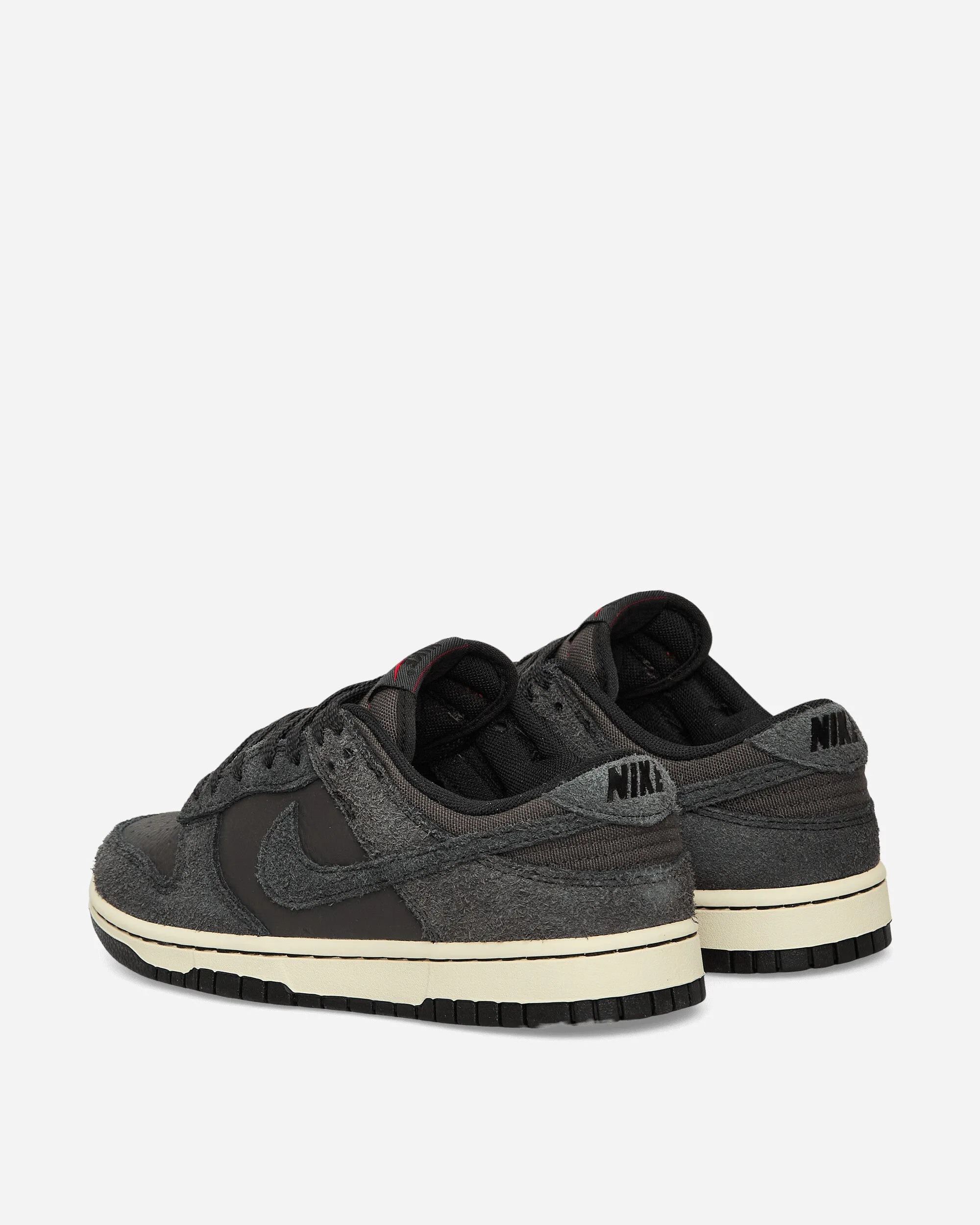 Baskets Dunk Low Noir / Cendre Moyenne