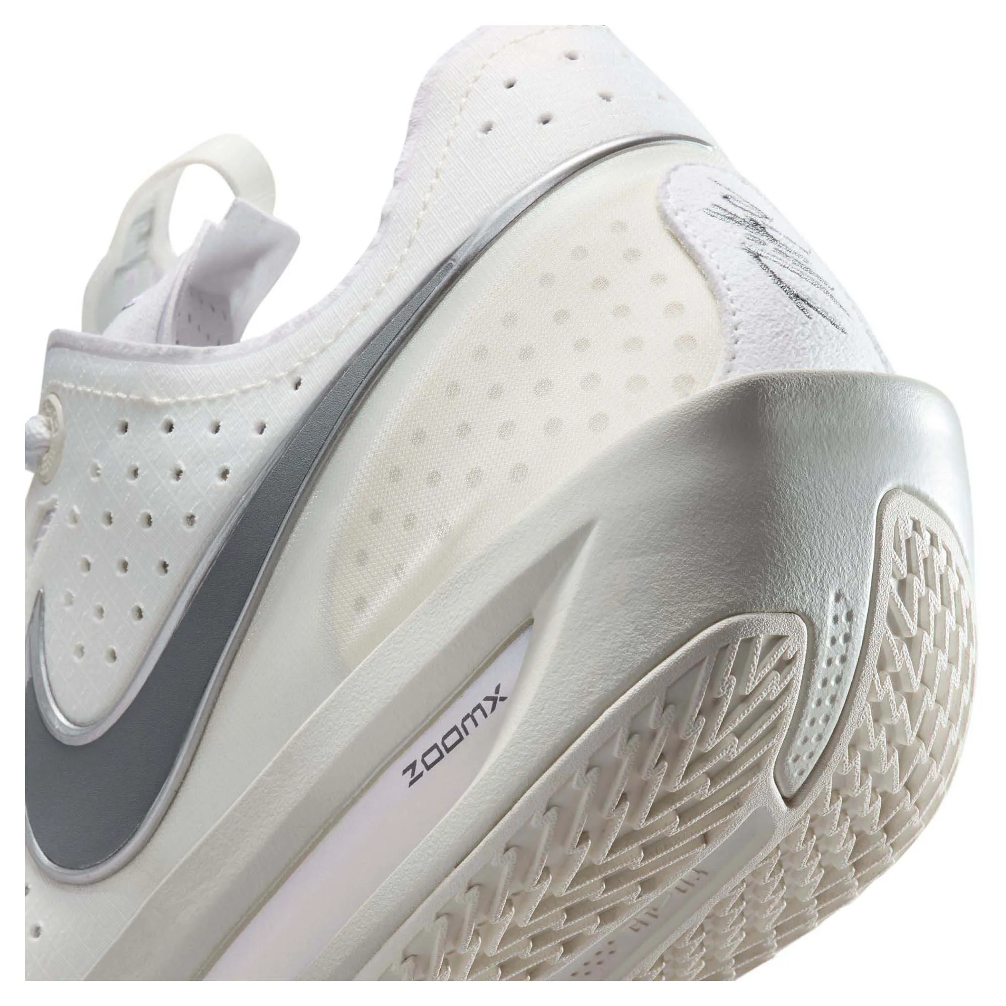 Chaussures de basketball pour hommes G.T. Cut 3