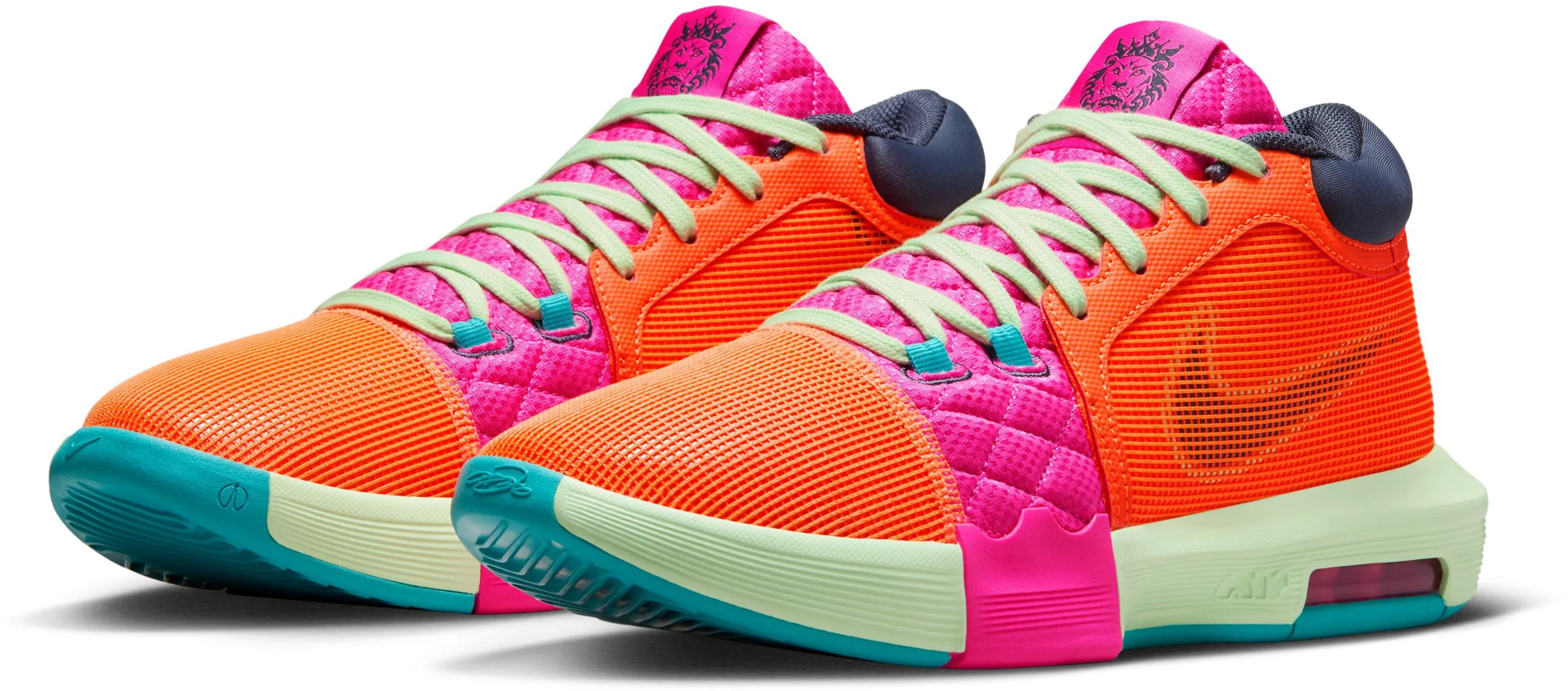 Chaussures de Basketball Homme LeBron Witness 8