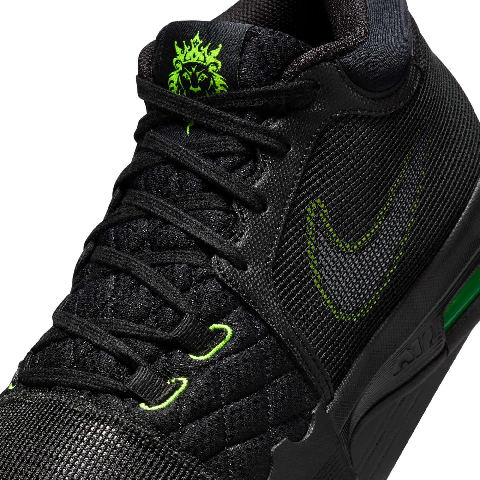 Chaussures de Basketball Homme LeBron Witness 8