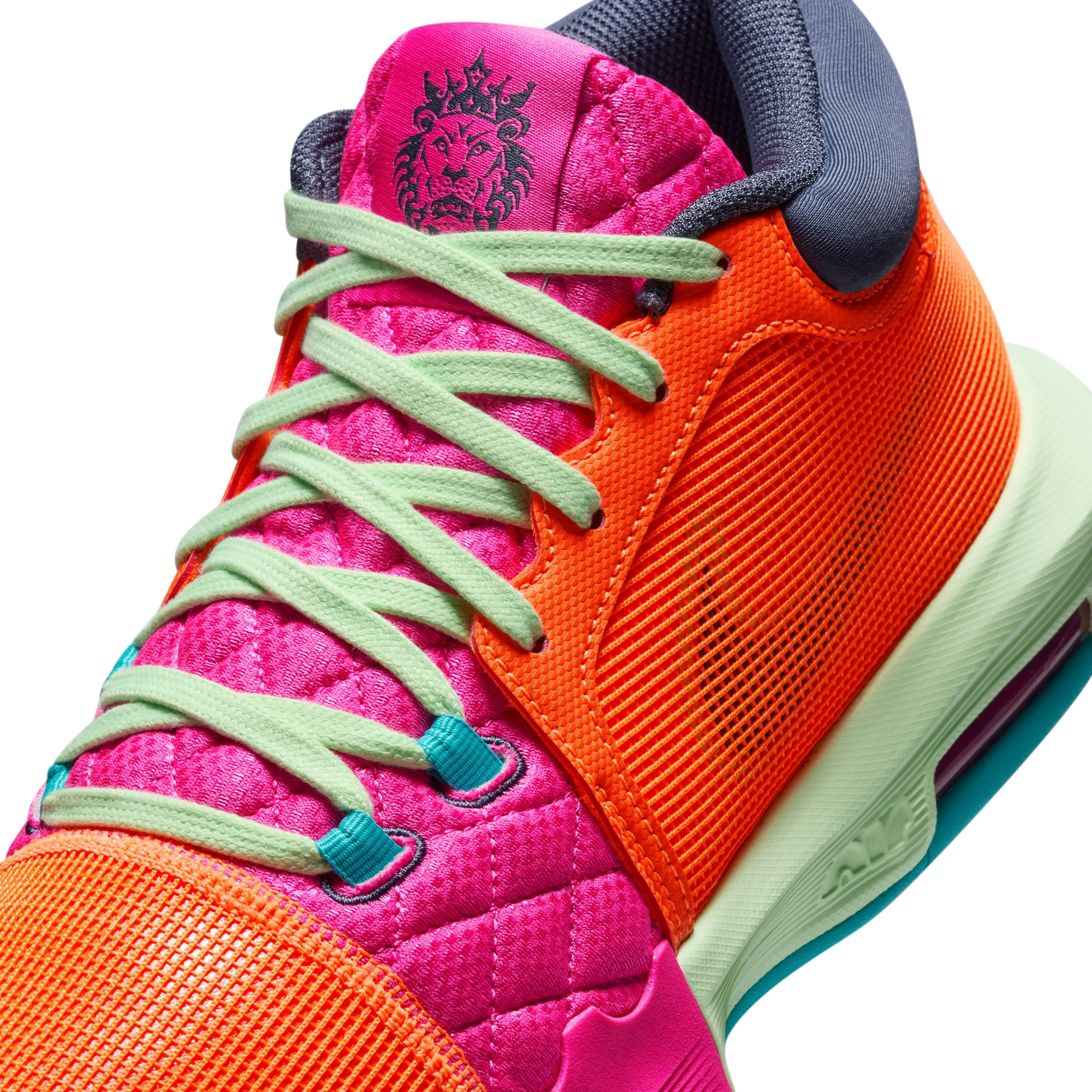 Chaussures de Basketball Homme LeBron Witness 8
