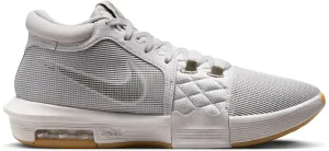 Chaussures de basketball pour hommes LeBron Witness 8