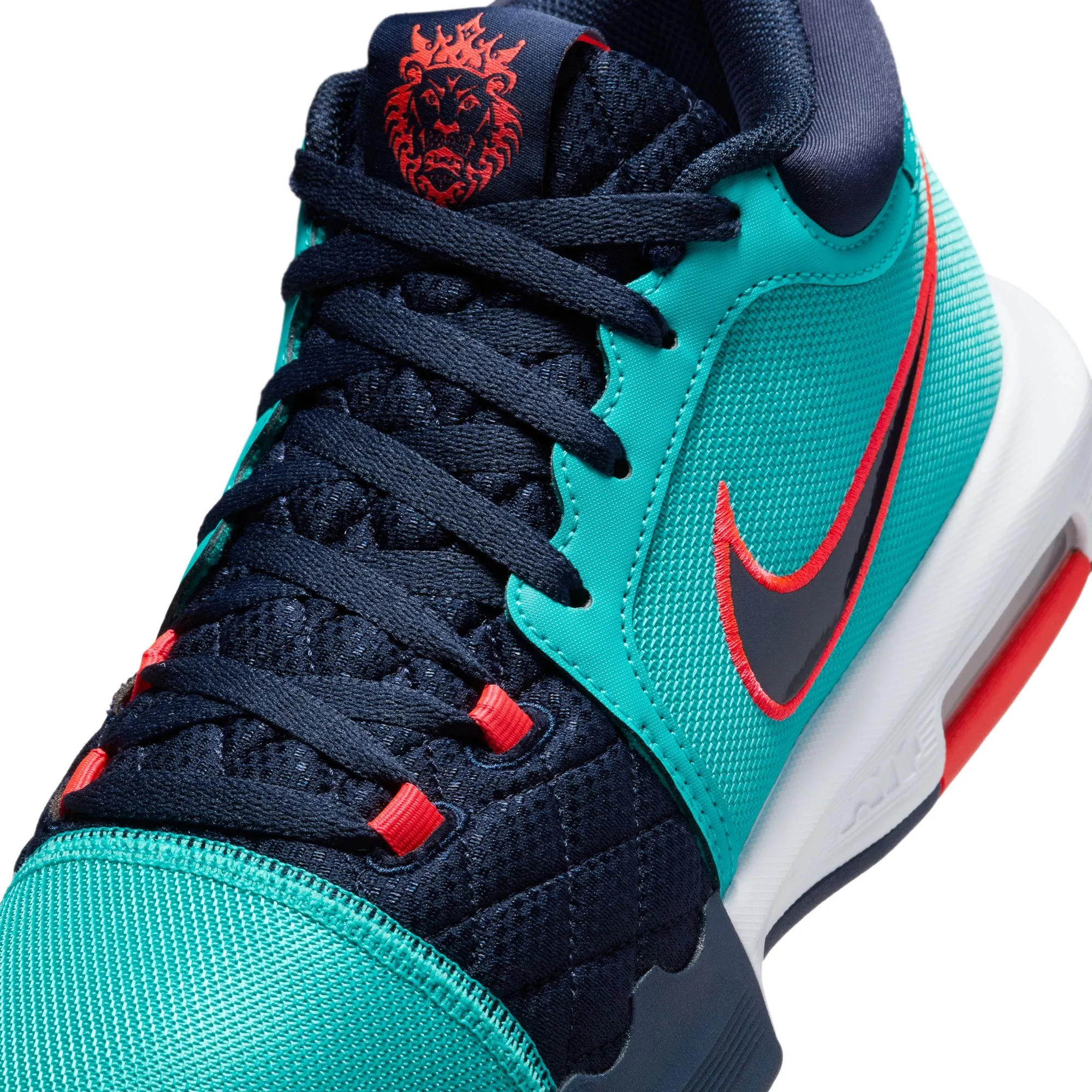 Chaussures de Basketball Lebron Witness VIII