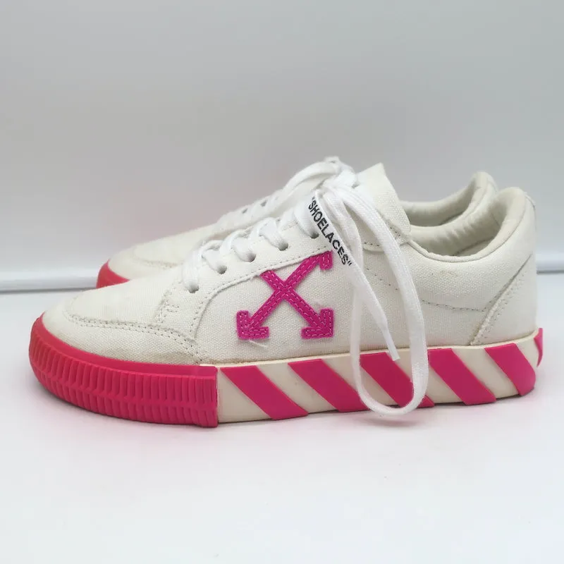 Off-White Sneakers Basses Vulcanisées en Toile Blanche & Suède Rose Vif Taille 37