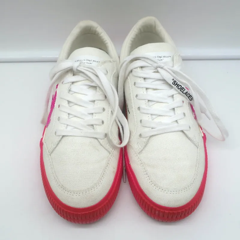 Off-White Sneakers Basses Vulcanisées en Toile Blanche & Suède Rose Vif Taille 37
