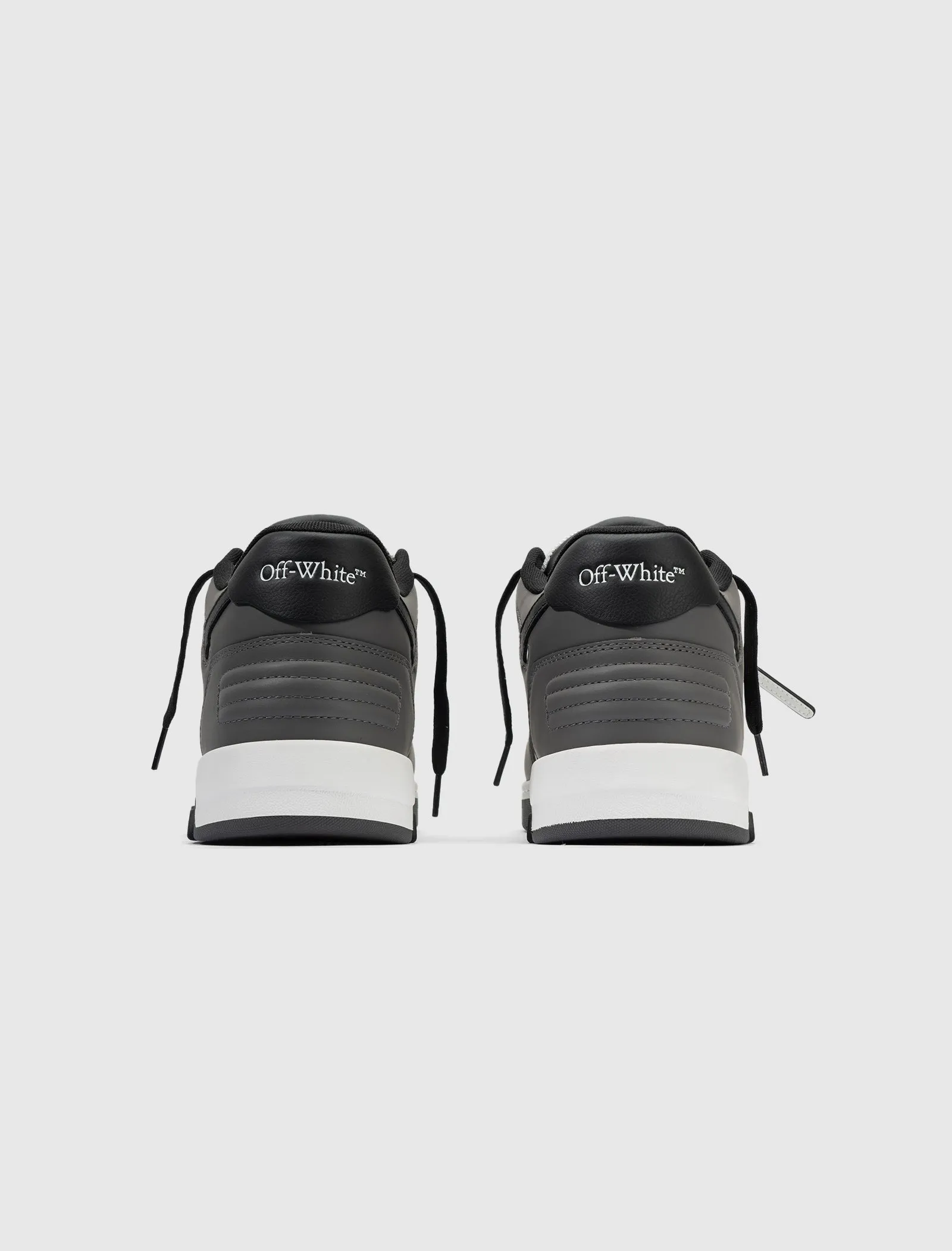 SNEAKERS DE BUREAU 