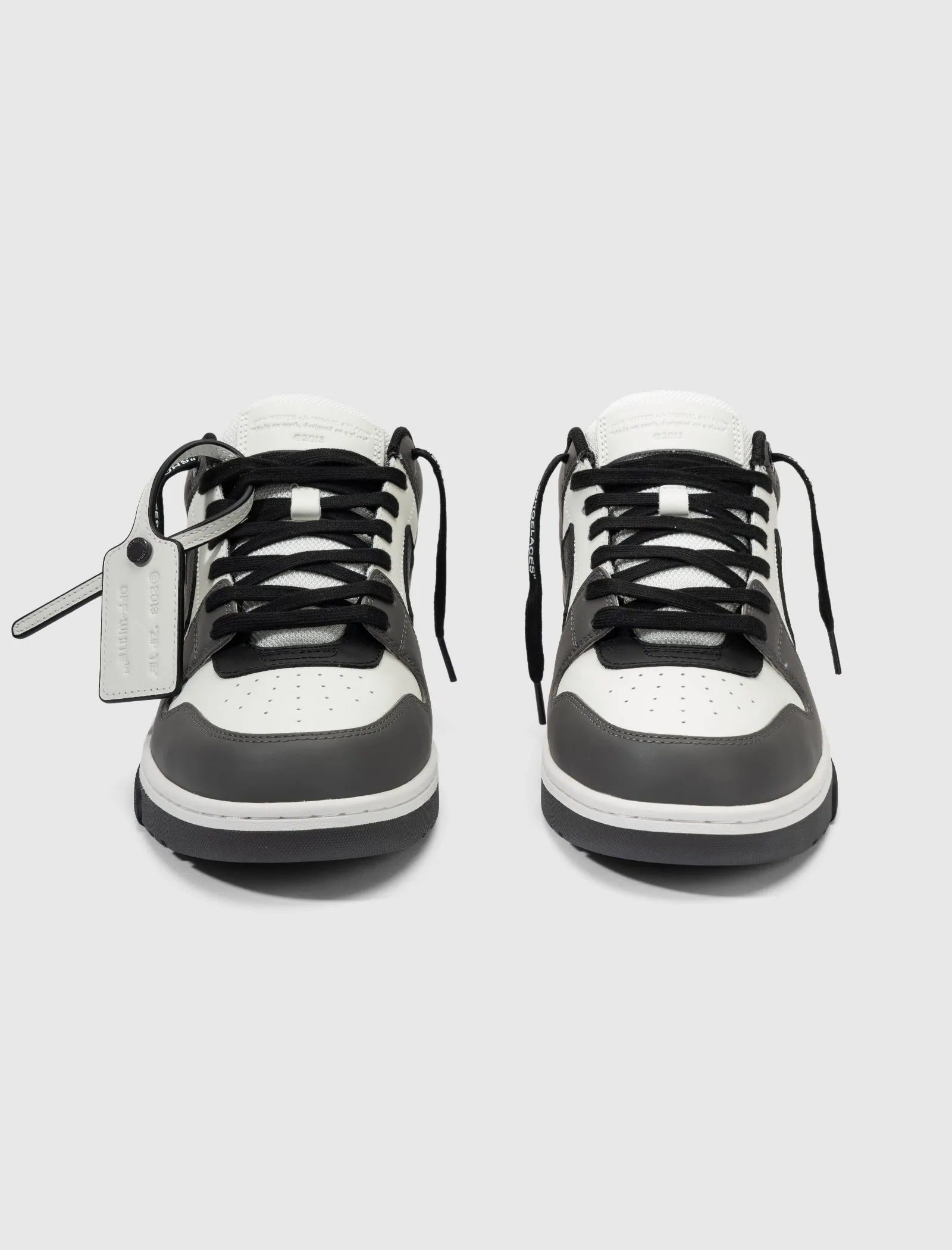 SNEAKERS DE BUREAU 