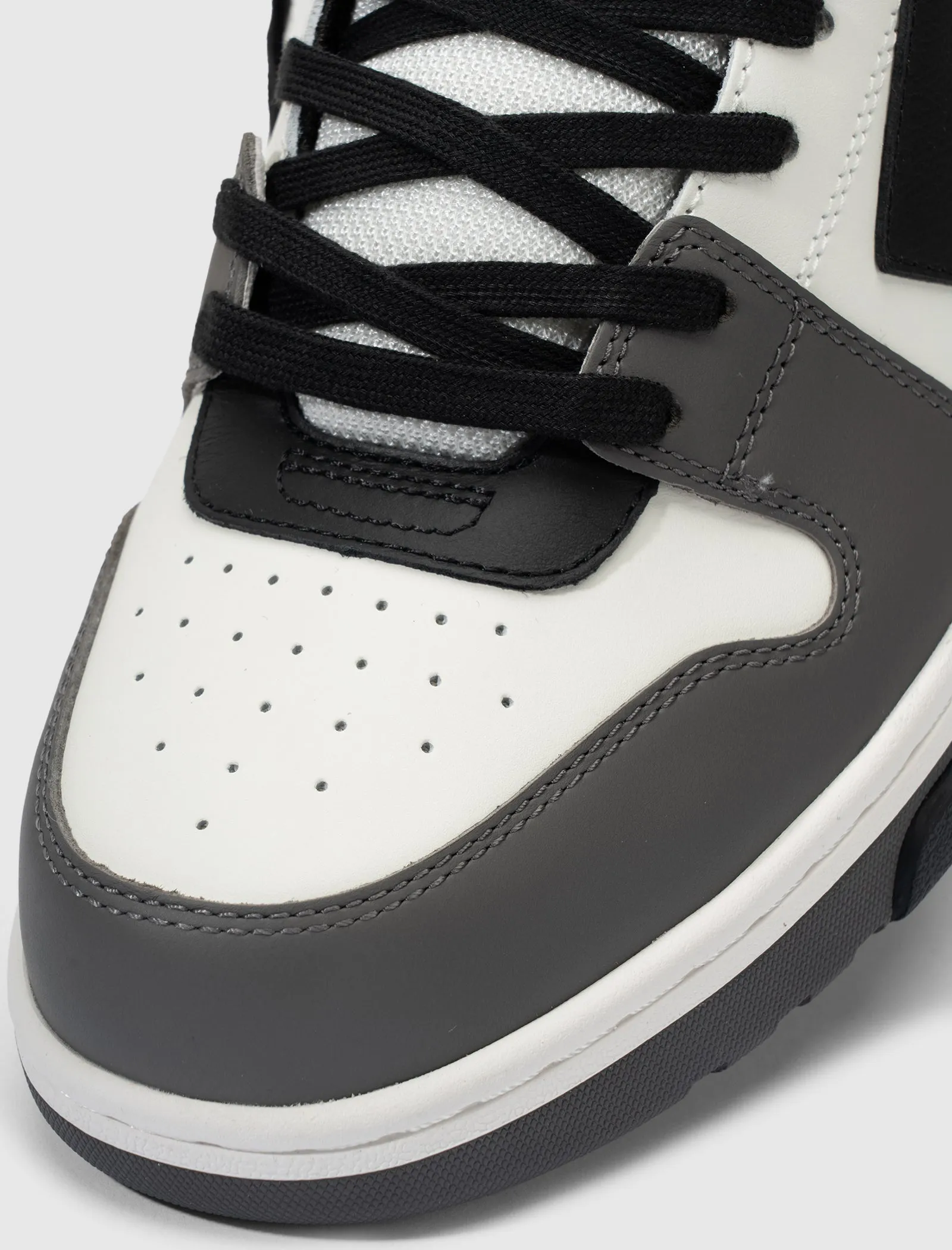 SNEAKERS DE BUREAU 