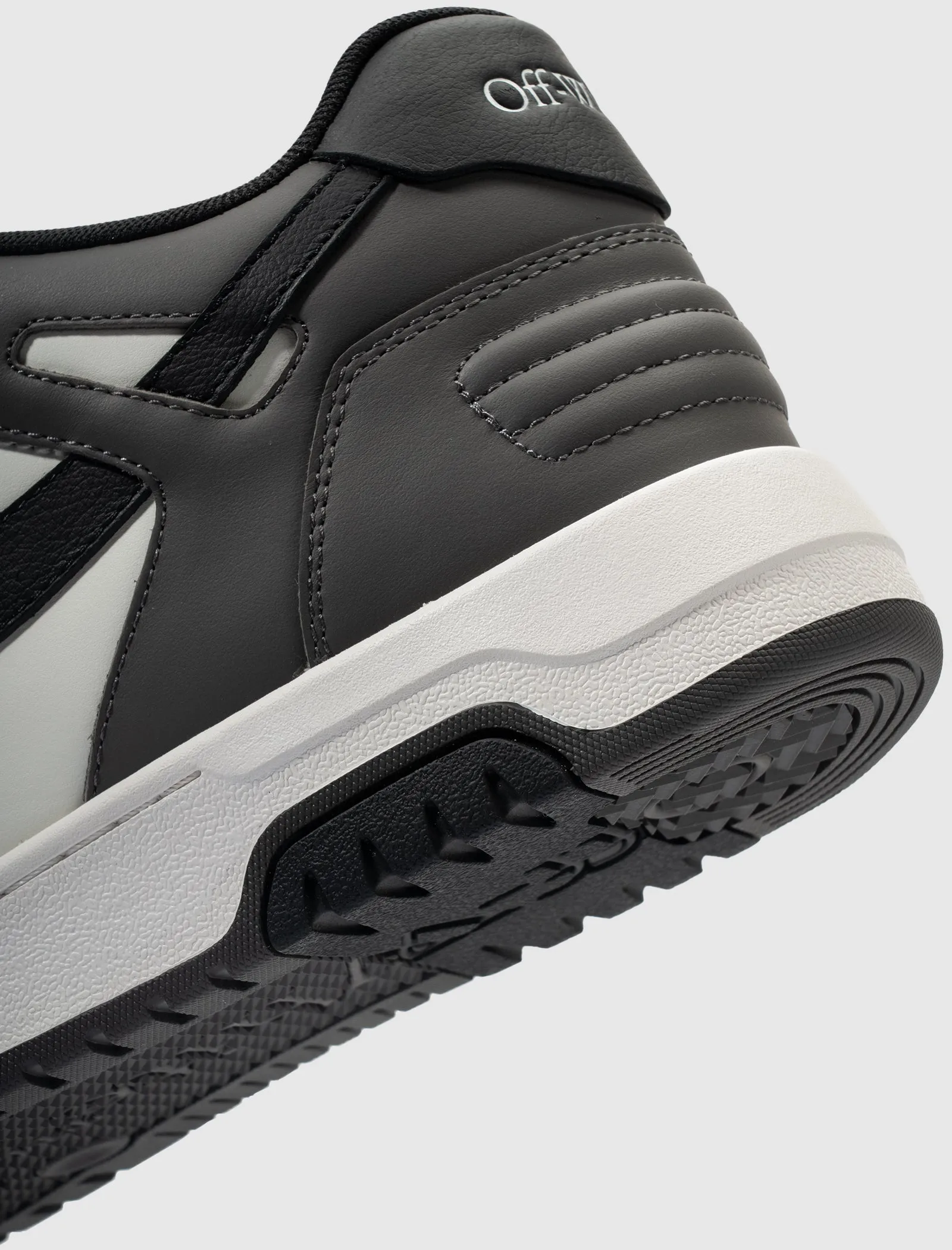 SNEAKERS DE BUREAU 