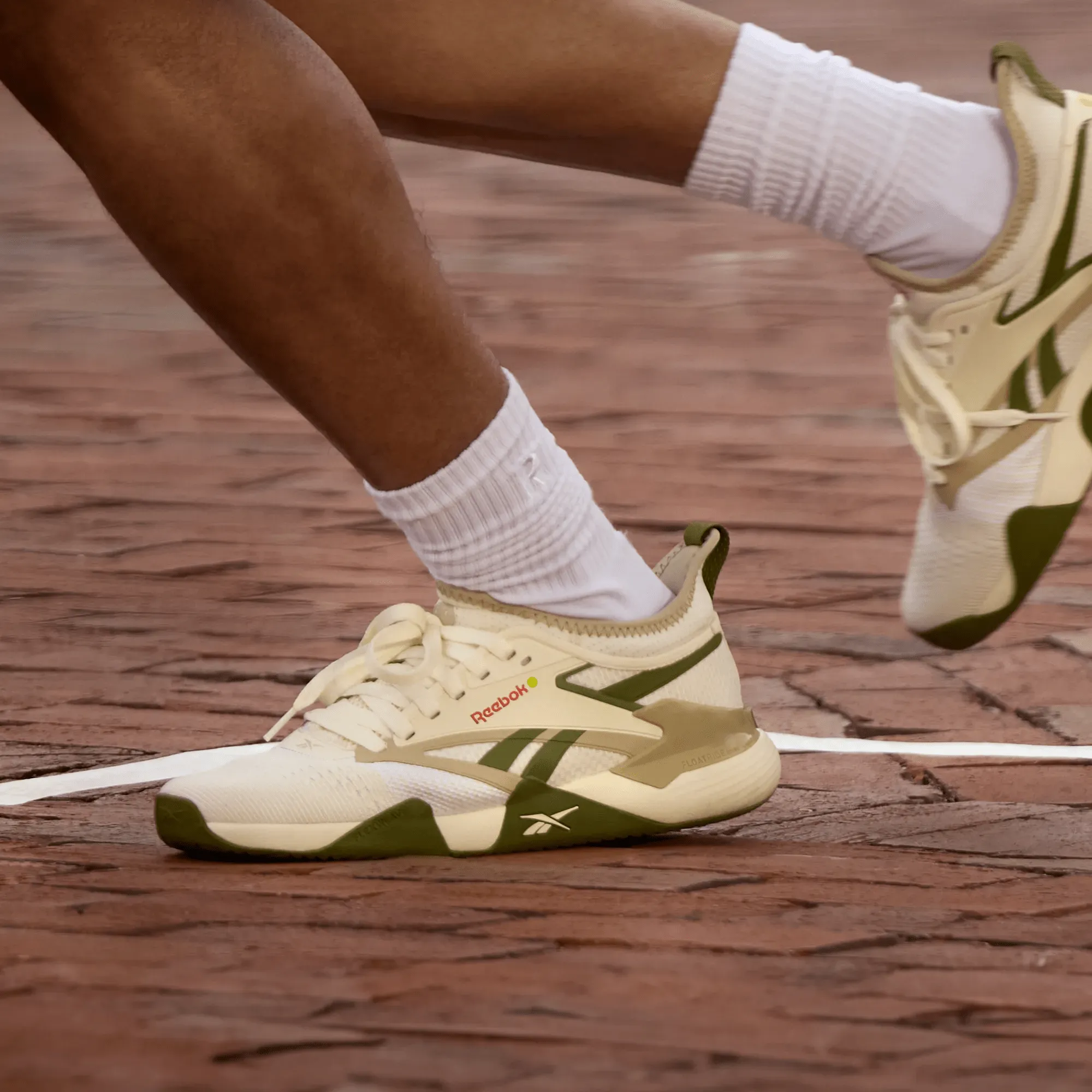 Chaussures Reebok Chaussures Reebok x Recess Nano Court