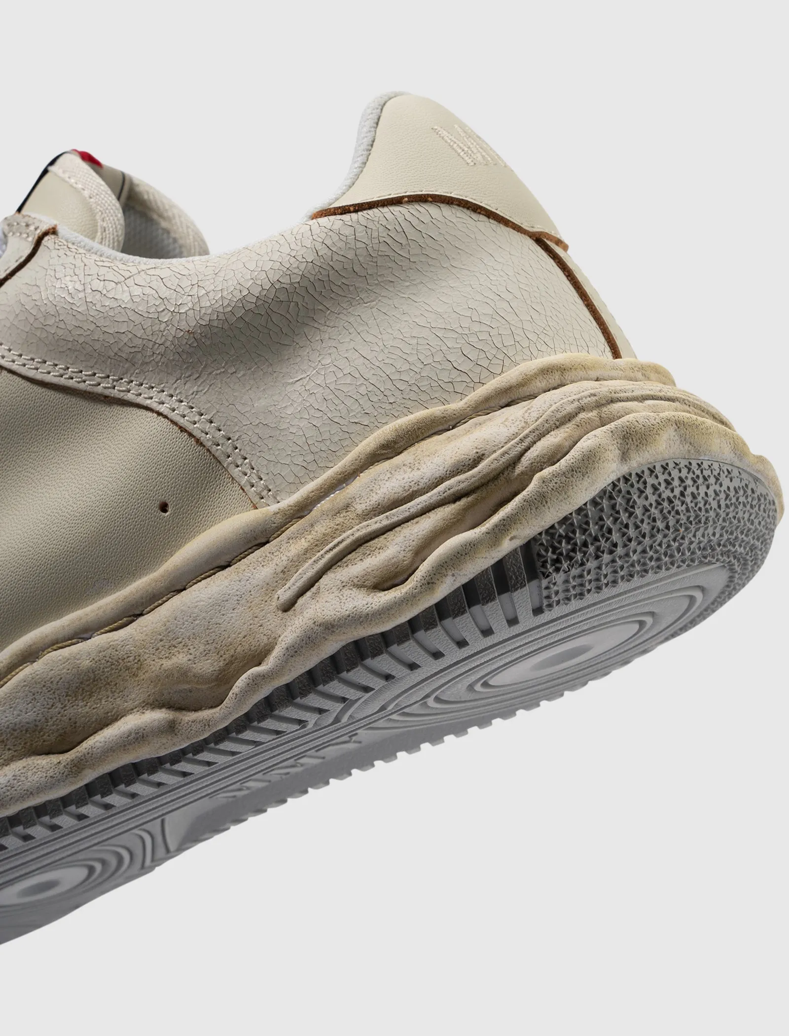 WAYNE LOW TOP SNEAKERS EN CUIR CRAQUELÉ 