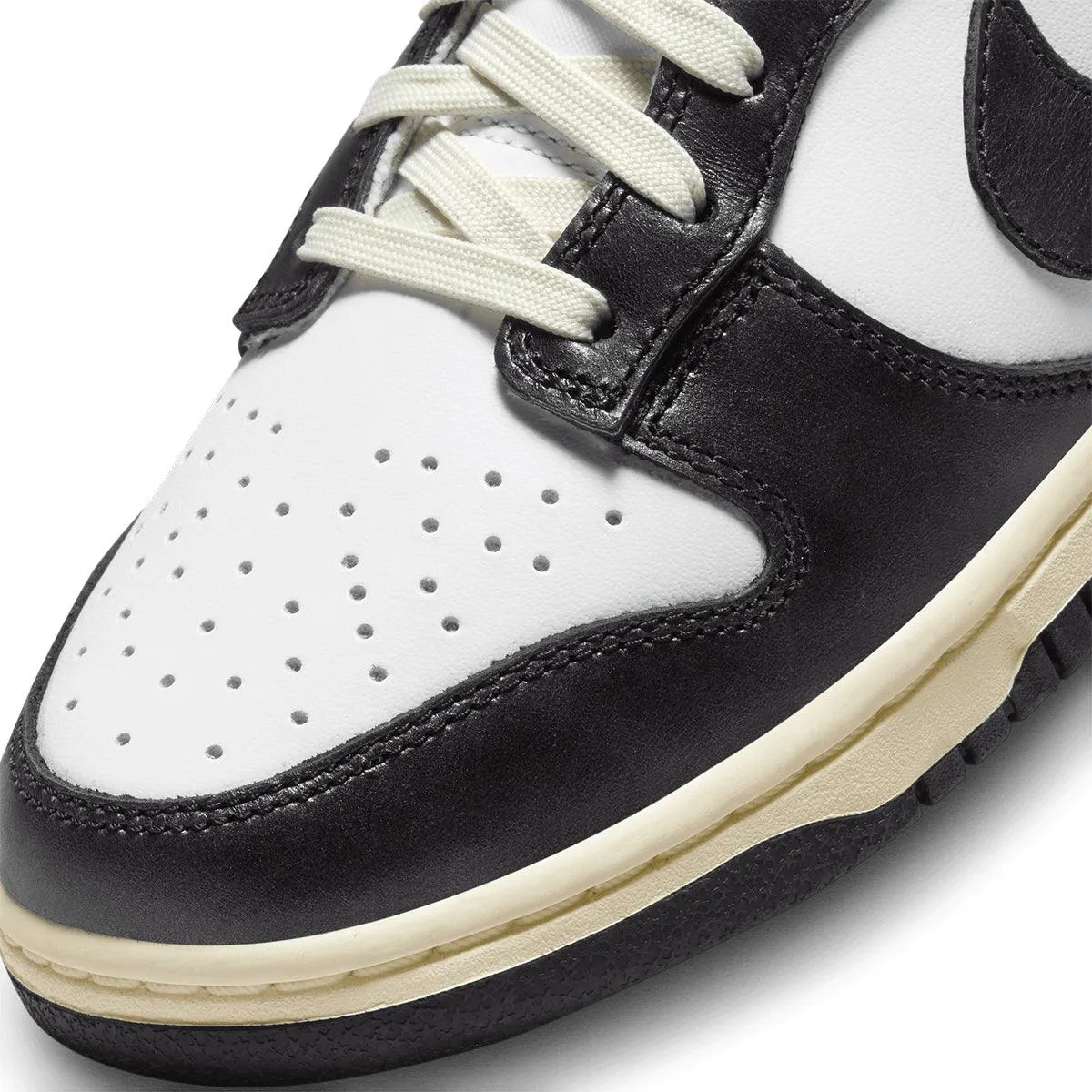 Wmns Dunk Low Premium 'Panda Vintage'