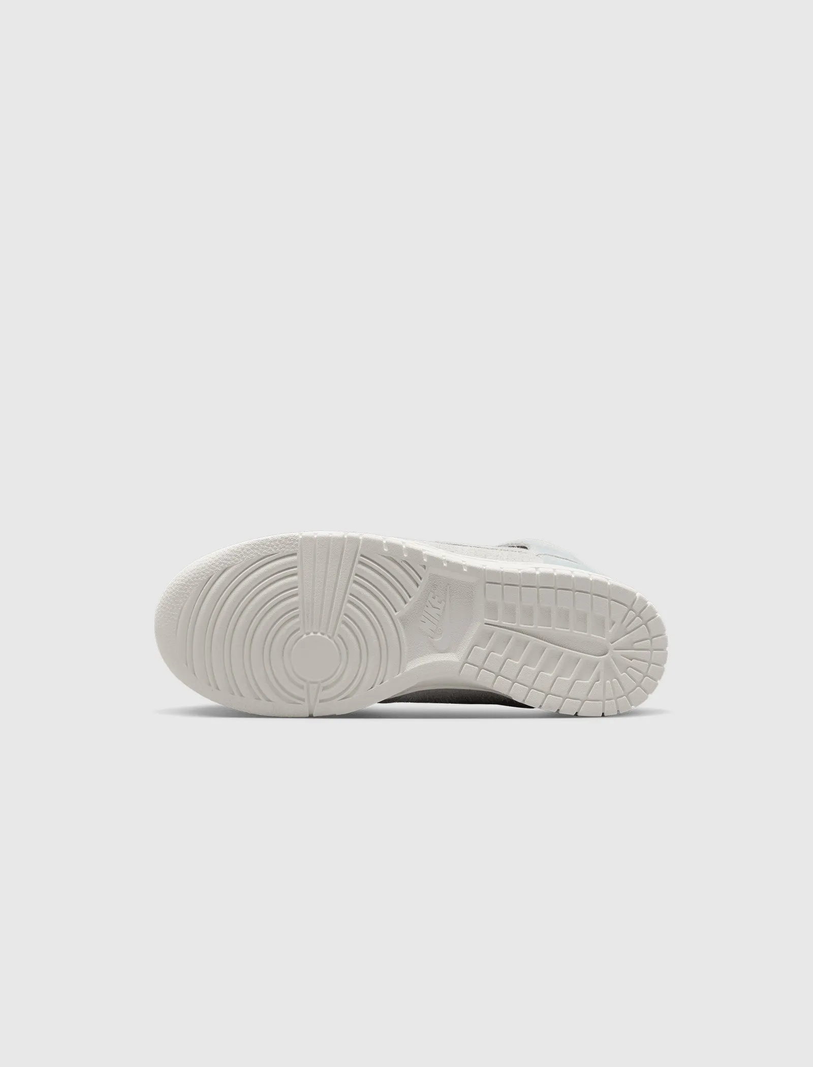NIKE DUNK HIGH SE POUR FEMME 