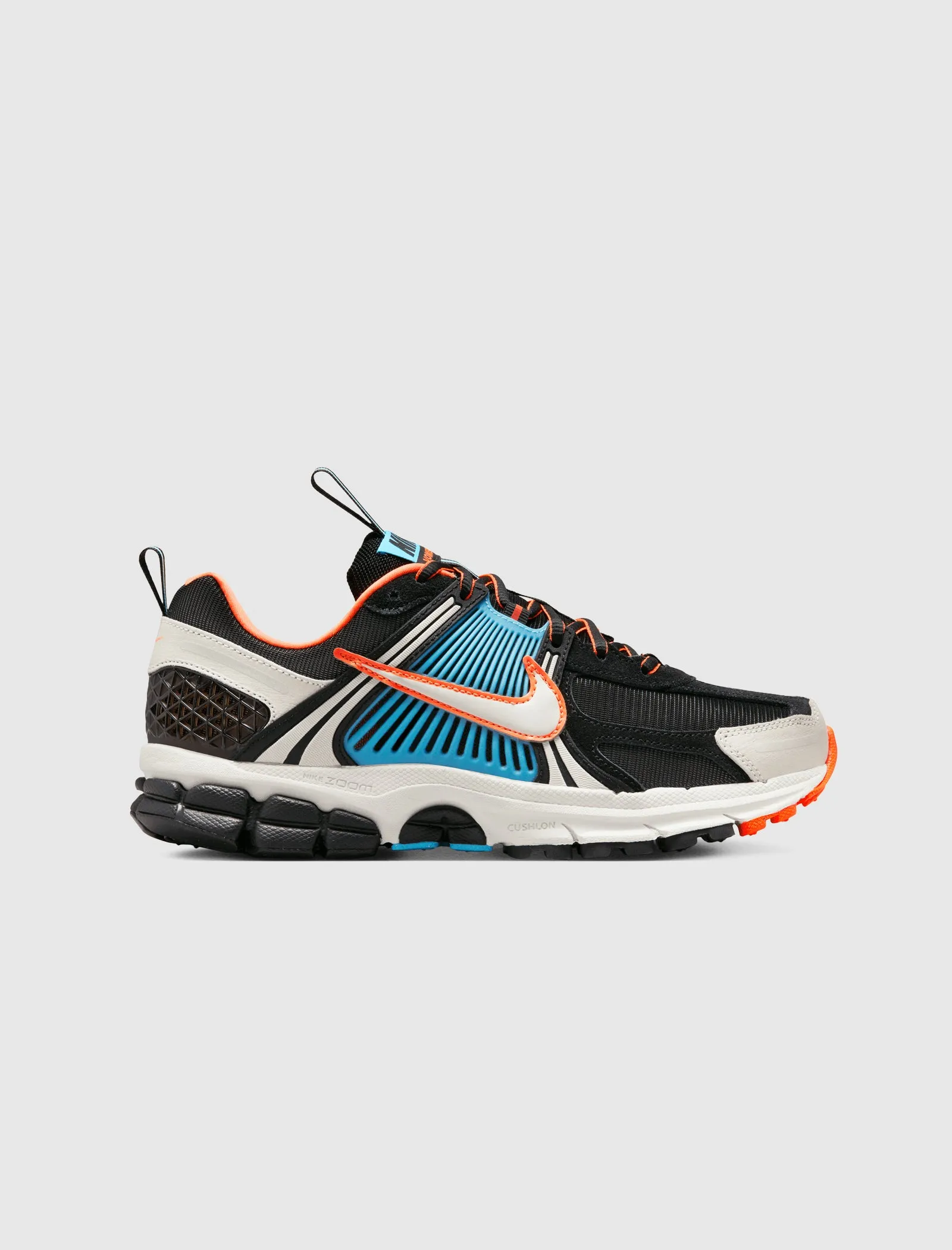 NIKE ZOOM VOMERO 5 POUR FEMME 